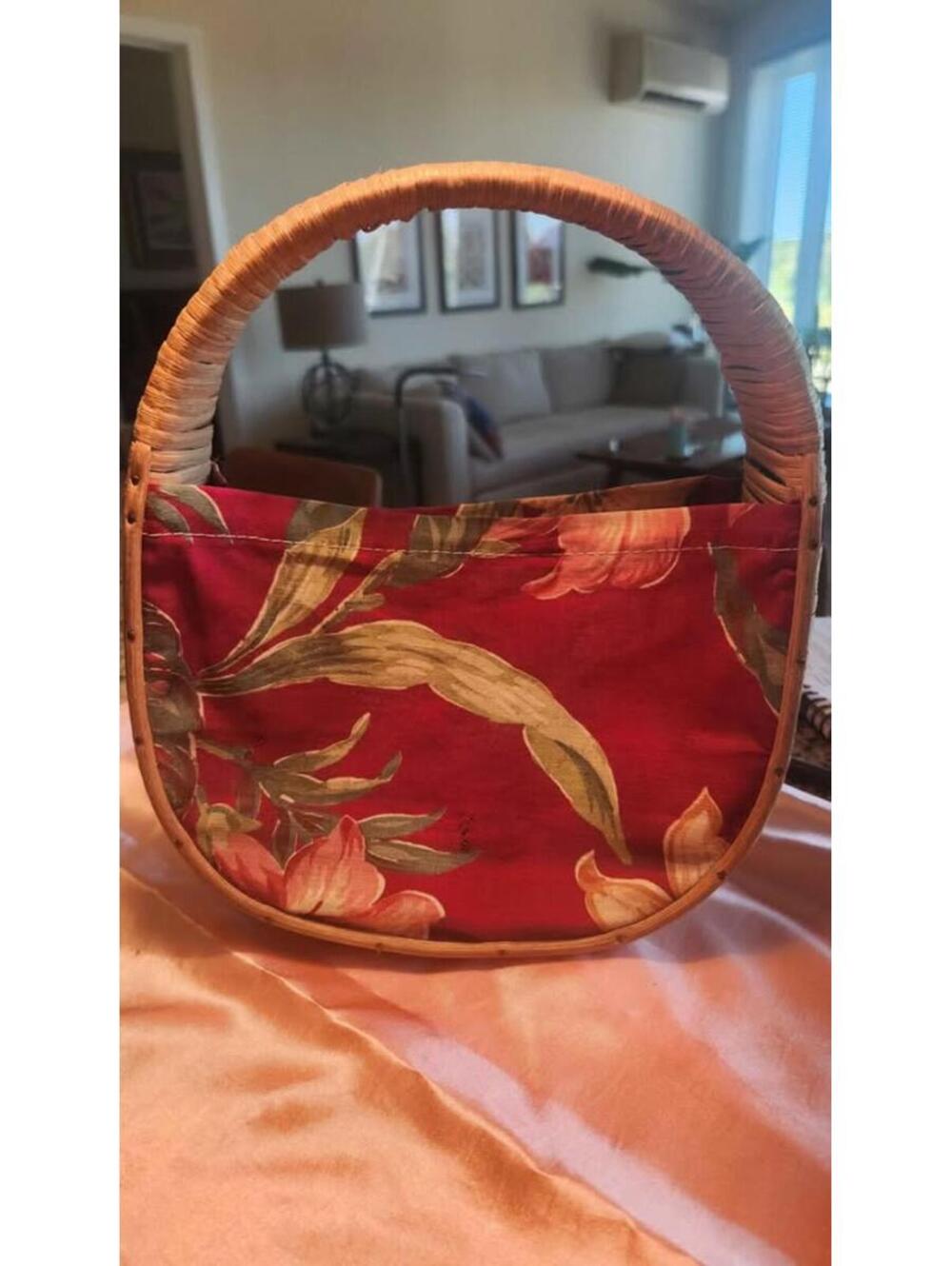Womans Purse Vtg 1940's Rattan and Wicker Rounded Frame Barkcloth Retro Fabric